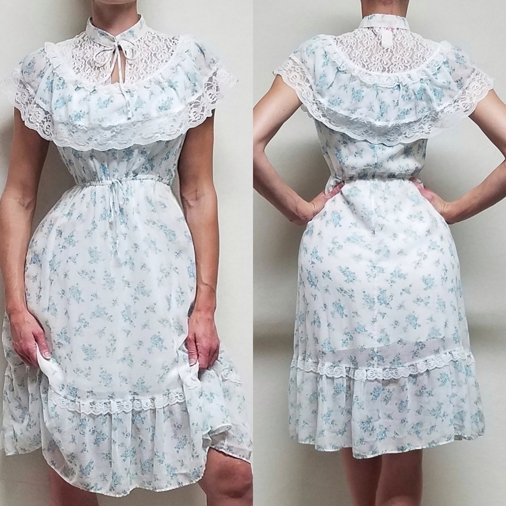 VINTAGE Jerry Gee Blue Floral Calico Boho Lace Victorian Prairie Midi Dress